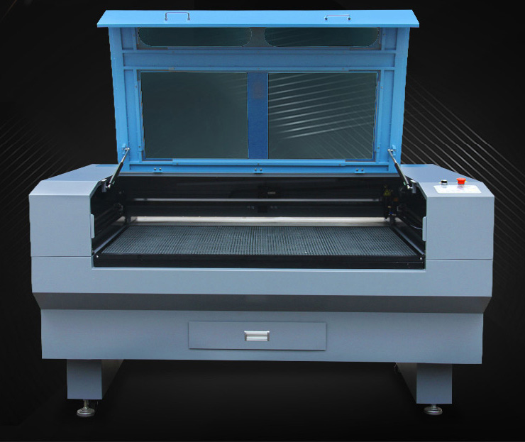 大型激光雕刻機，精工制作，品質卓越