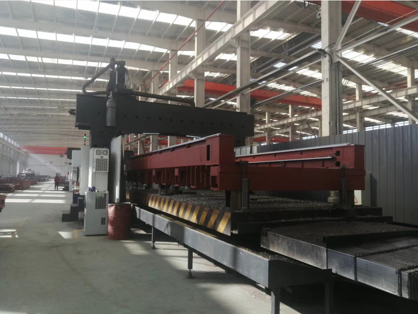 龍泰激光采用德國純進口機床制造的光纖激光切割機(圖2)